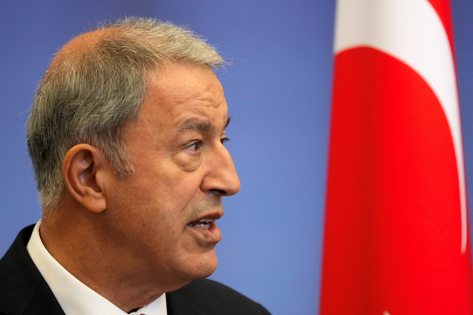 Χουλουσί Ακάρ: Συνεχίζουμε τα αντίποινα στη Συρία