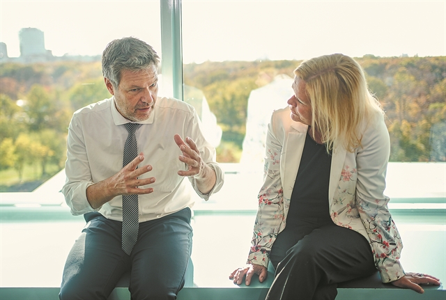 Στα χαρακώματα για την ιθαγένεια οι Γερμανοί