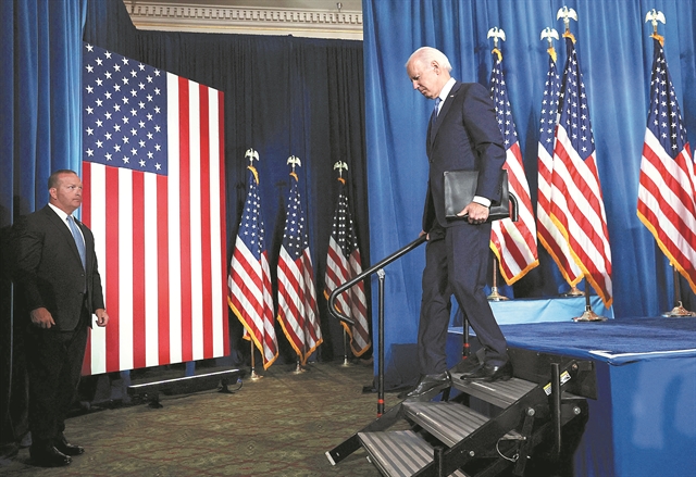 «Η δημοκρατία βρίσκεται σε κίνδυνο!»