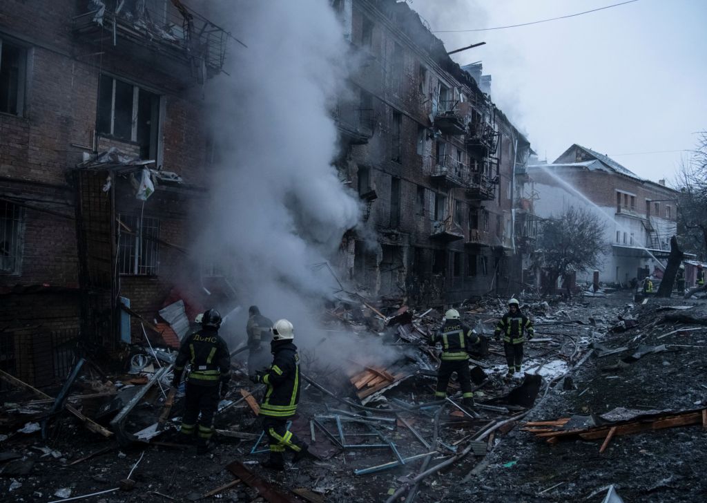 Χωρίς νερό και ρεύμα το Κίεβο μετά τους βομβαρδισμούς