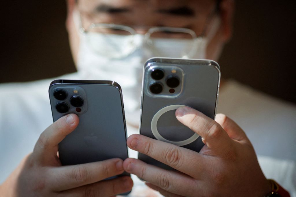Ανησυχία για ελλείψεις iPhone Pro μετά την «ανταρσία» εργατών στην Κίνα