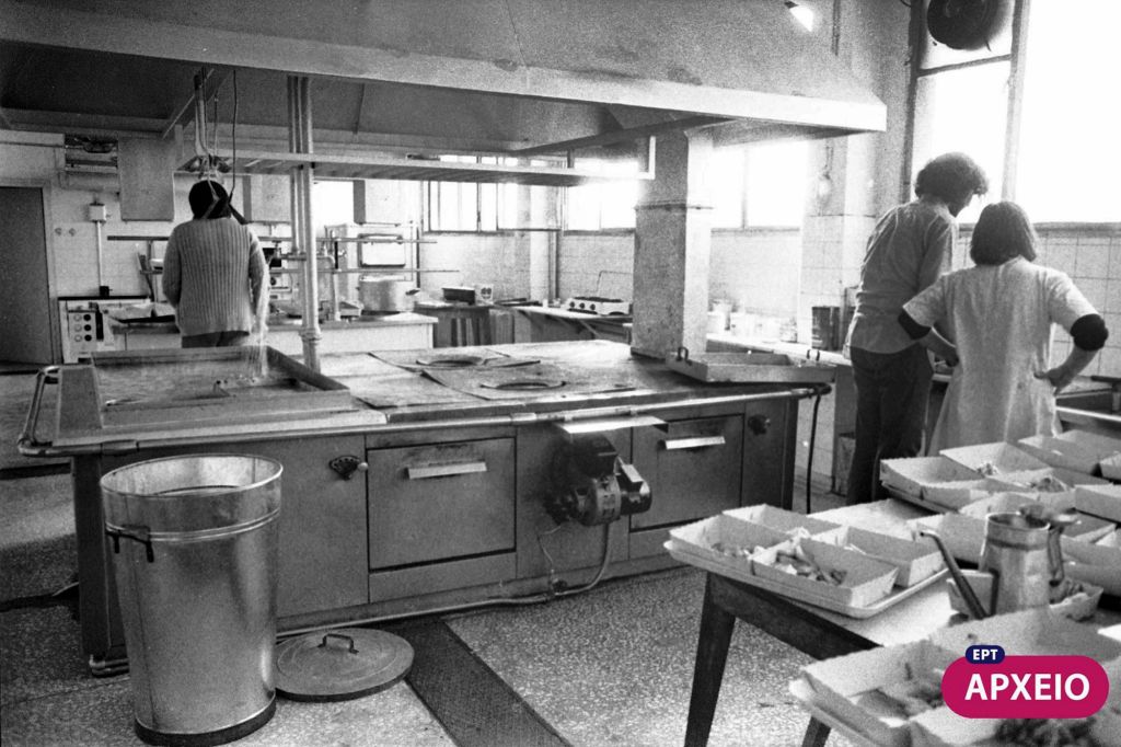 Πολυτεχνείο: Οι τρεις ημέρες της εξέγερσης σε τρία ιστορικά «κλικ» του Αριστοτέλη Σαρρηκώστα