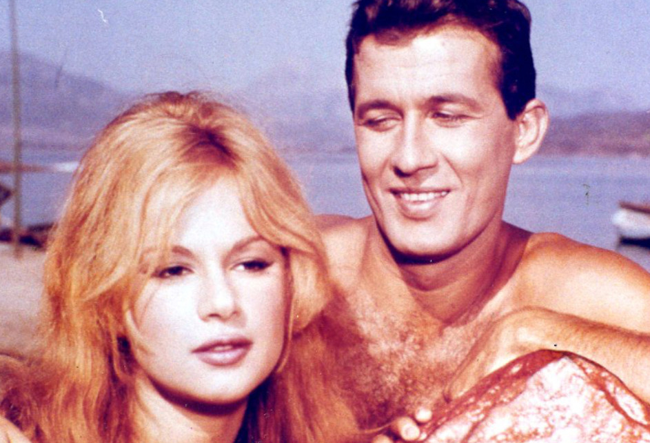 Αλίκη Βουγιουκλάκη – Δημήτρης Παπαμιχαήλ: Αδημοσίευτες φωτογραφίες από τον γάμο τους