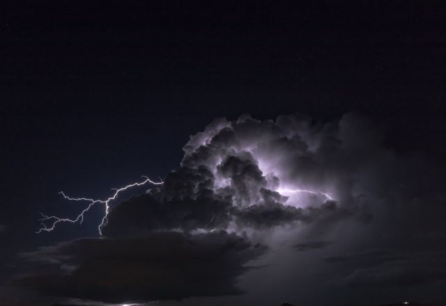 Χτυπά την Ελλάδα με υδροστρόβιλους η κακοκαιρία