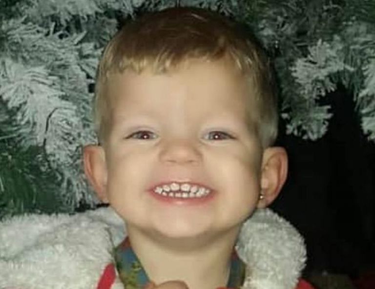 Θρήνος για τον 5χρονο Kyle: Κατάπιε πινέζα και πέθανε στην αγκαλιά της μητέρας του | tanea.gr
