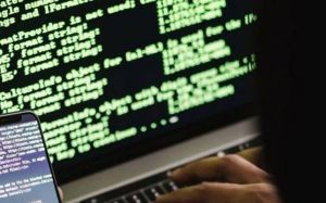 PEGA: Αδιαφανές δίκτυο σχέσεων πολιτικών και επιχειρηματικών συμφερόντων στις υποκλοπές