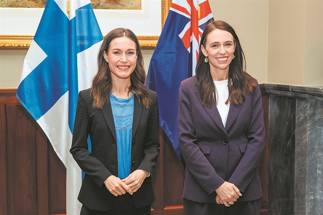 Δύο γυναίκες, μια ερώτηση