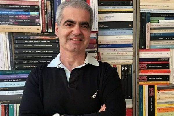 «Στα σχολεία προτιμώ να φεύγουν οι καθηγητές και να μένω μόνος με τα παιδιά» – Τι έλεγε ο Βασίλης Παπαθεοδώρου