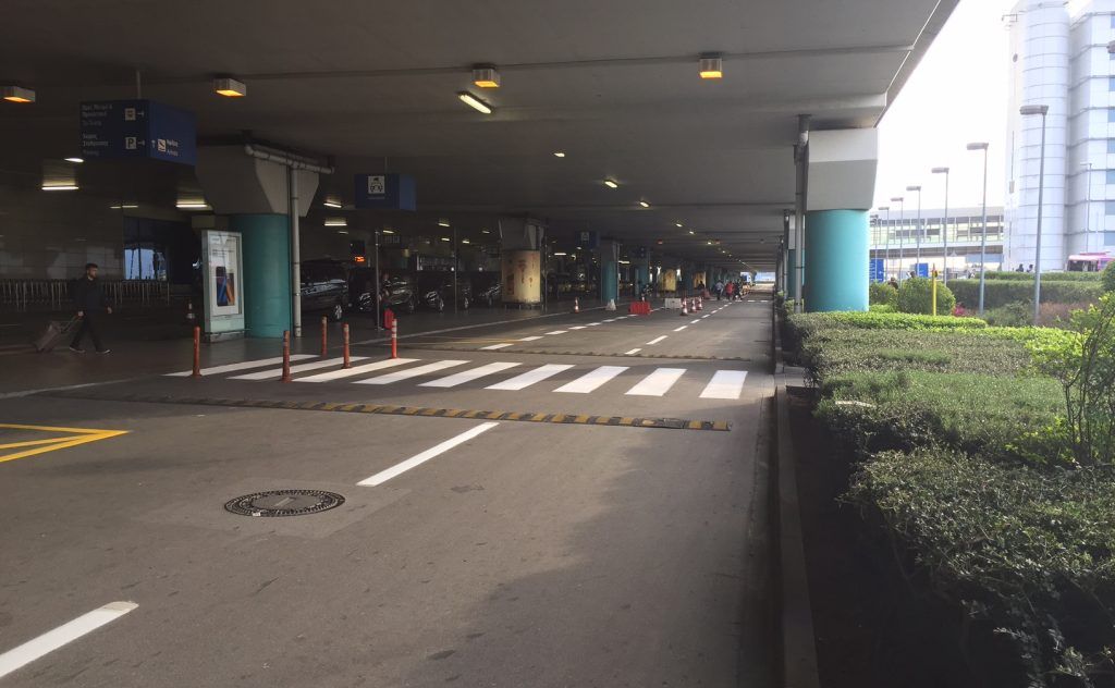 Τέλος η δωρεάν στάθμευση πάνω από 10 λεπτά – Μπαίνουν μπάρες και χρεώσεις