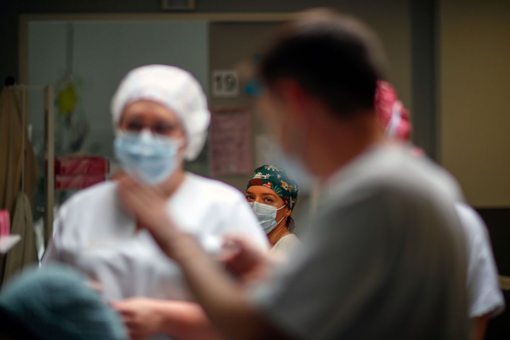 Πώς είναι να αναρρώνεις μετά από 411 ημέρες μόλυνσης από κοροναϊό