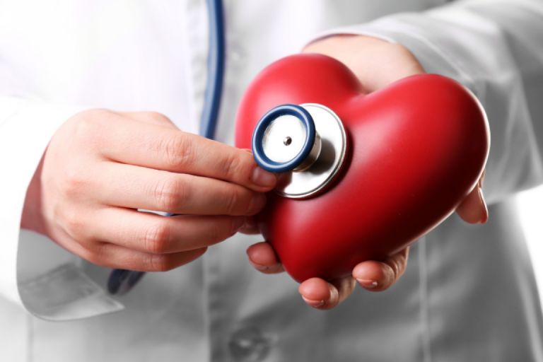 Γεράσιμος Σιάσος: Απαραίτητες οι καρδιολογικές εξετάσεις μετά από ιογενείς λοιμώξεις | tanea.gr
