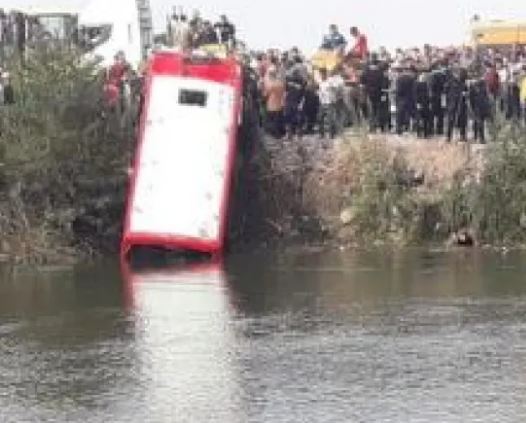 Αίγυπτος: 19 νεκροί από την πτώση λεωφορείου σε κανάλι