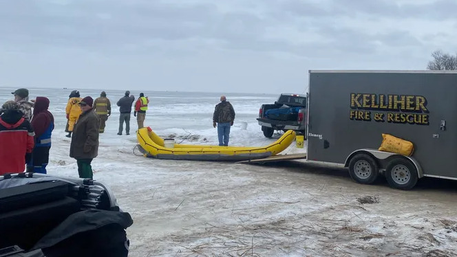 Διασώθηκαν 200 ψαράδες που εγκλωβίστηκαν σε παγωμένη λίμνη