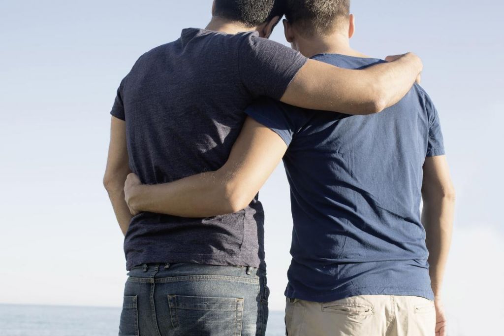 Απαγόρευση σε γκέι άντρες να κάνουν δωρεά σπέρματος