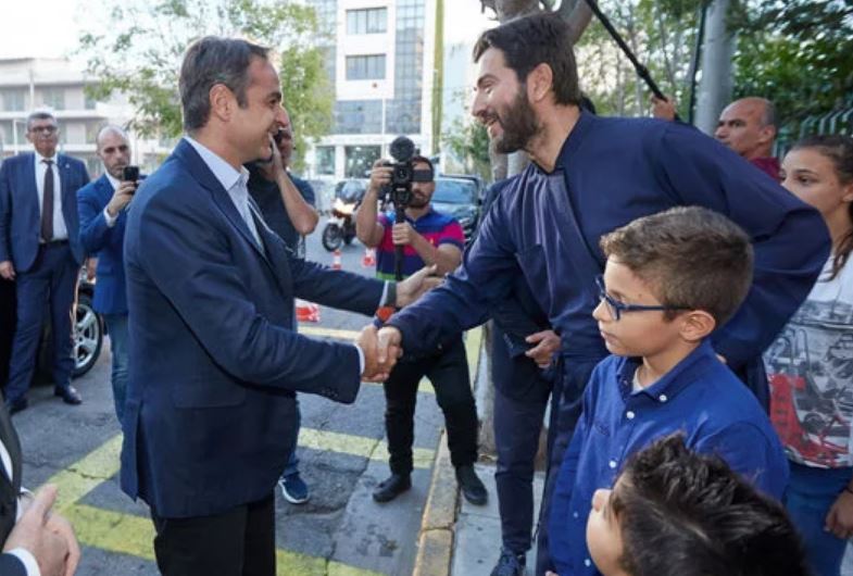 Έκτακτη σύσκεψη στο Μαξίμου για τις προνοιακές δομές μετά τις καταγγελίες για την «Κιβωτό του Κόσμου»