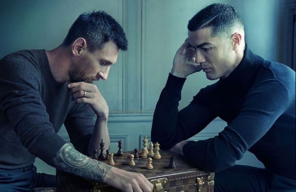 Ισως η κορυφαία αθλητική φωτογραφία: Μέσι και Ρονάλντο παίζουν σκάκι μαζί