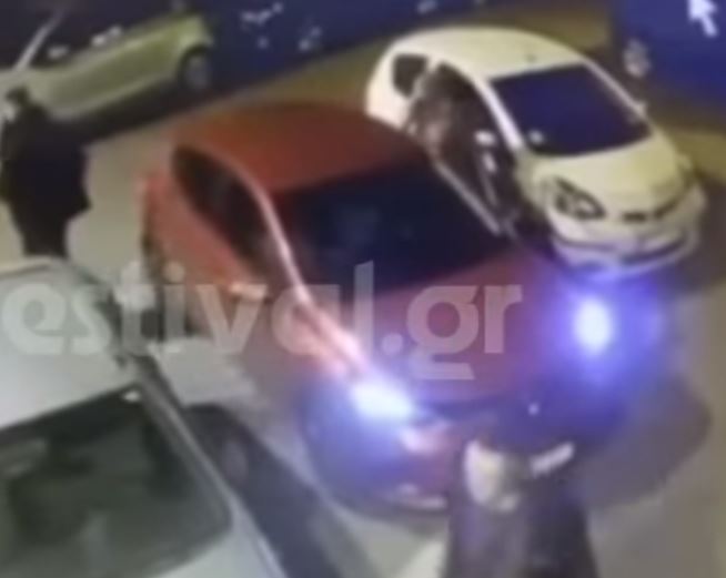 Θρασύτατοι ληστές έκλεψαν γυναίκα οδηγό ΙΧ στη Θεσσαλονίκη - Το κόλπο που κάνουν | tanea.gr