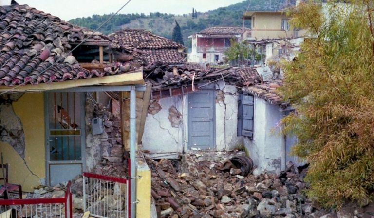 Οι σεισμολόγοι ζωντανεύουν τις μνήμες από τον σεισμό του 1981 - Τι είχε συμβεί τότε και γιατί φοβούνται τώρα | tanea.gr