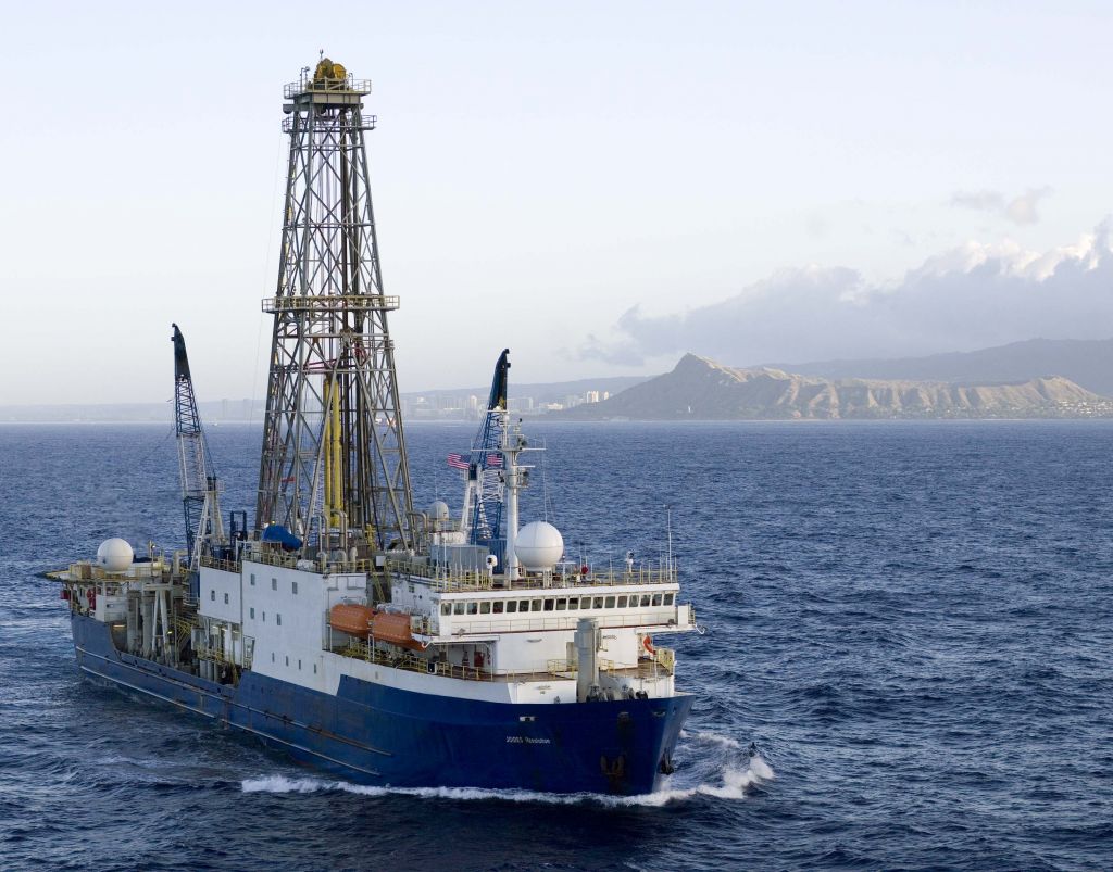 Σαντορίνη: Αμερικανικό ερευνητικό πλοίο αρχίζει τον Δεκέμβριο γεωτρήσεις γύρω από τα ηφαίστειά της