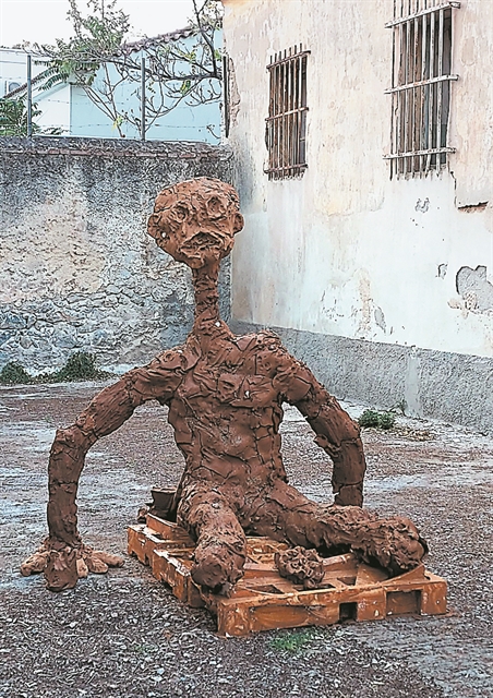 Εικαστικός «Εγκλεισμός»