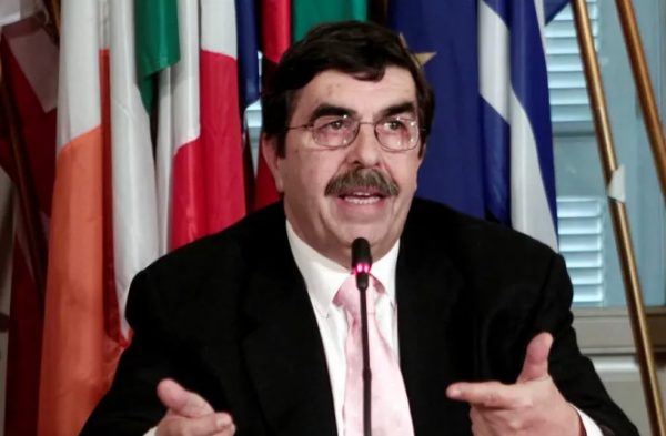 Πέθανε ο δημοσιογράφος Αντώνης Σκυλλάκος