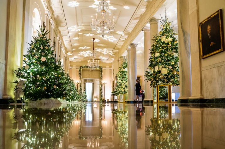 Μηνύματα μέσα από τον χριστουγεννιάτικο στολισμό υπερπαραγωγή στον Λευκό Οίκο φέτος | tanea.gr