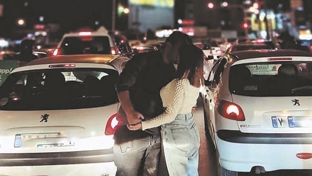 «Στο Ιράν οι γυναίκες και οι νέοι κάνουν επανάσταση»