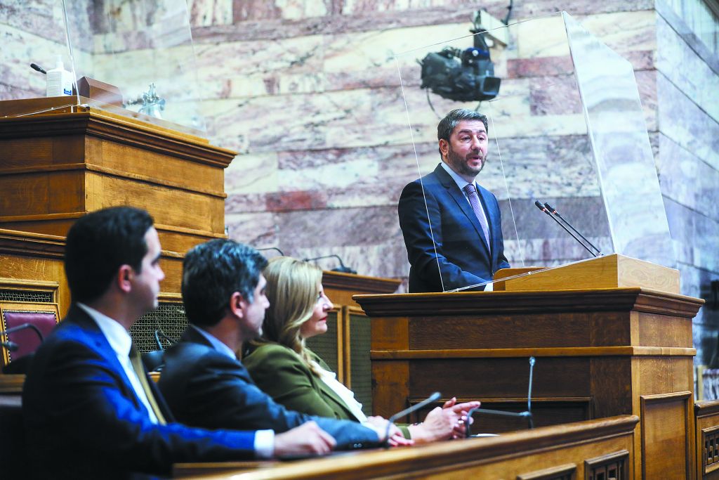 Ψάχνει το «κλειδί» της Αττικής μέσα από μάχες διδύμων