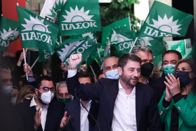 ΠΑΣΟΚ: Συνταγή διμέτωπου για να γλιτώσουν την πόλωση