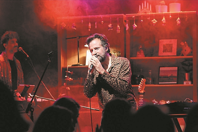 «Θέλω να τραγουδάω από Πάολο Κόντε μέχρι Γαρμπή»