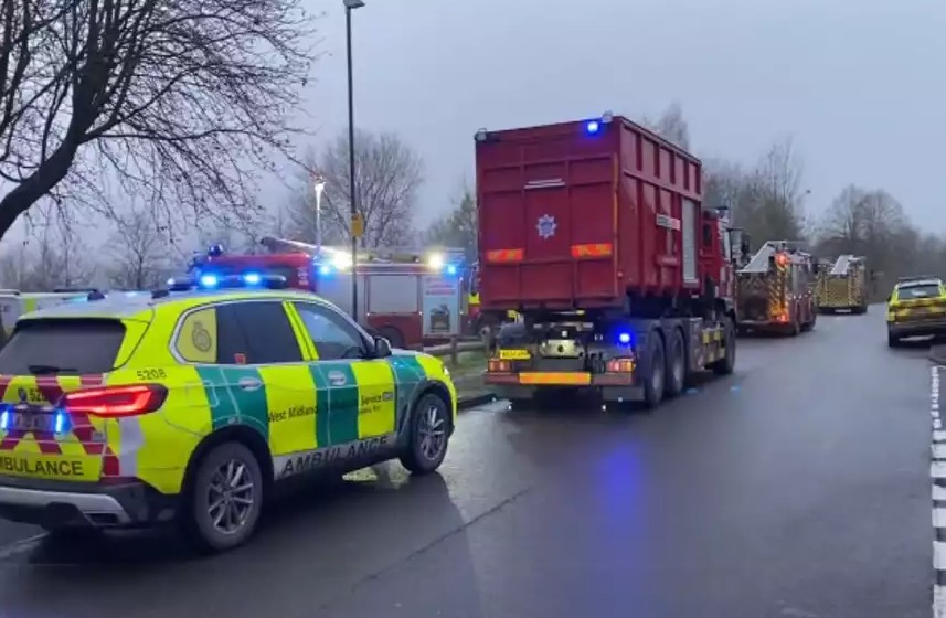 Βρετανία: Άνθρωποι έπεσαν σε παγωμένη λίμνη στο Σόλιχαλ