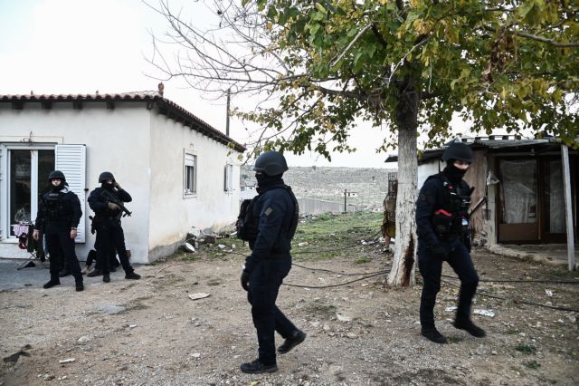 Νέα αστυνομική επιχείρηση στη δυτική Αττική σε κοινότητες Ρομά | tanea.gr
