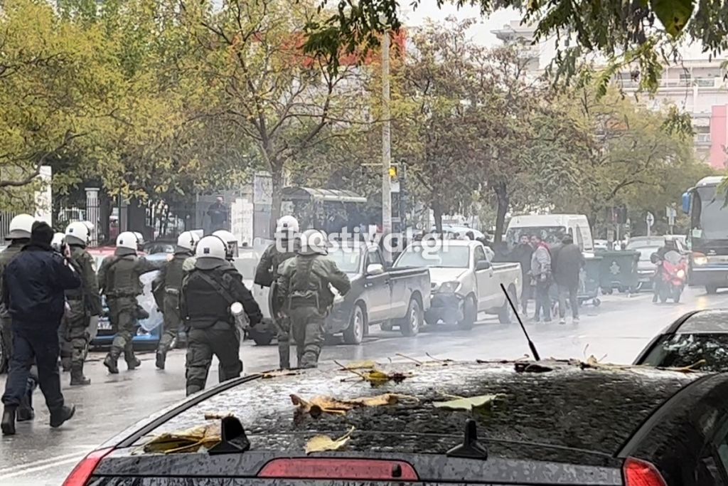 Θεσσαλονίκη: Επεισόδια μεταξύ Ρομά κι αστυνομικών έξω από το Ιπποκράτειο μετά τον πυροβολισμό 16χρονου