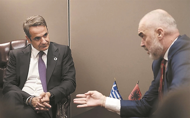 Αποστολή στα Τίρανα με το βλέμμα στη… Χάγη