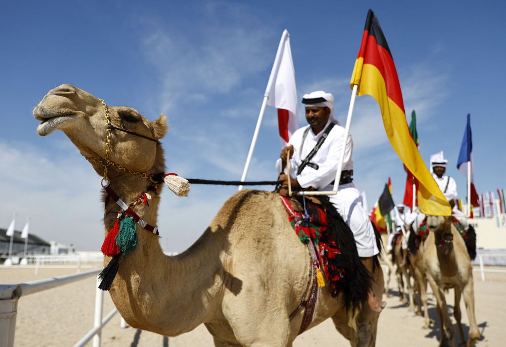 Γρίπη της καμήλας: Καμπανάκι για φονικό συγγενή της Covid που καραδοκεί στο Μουντιάλ