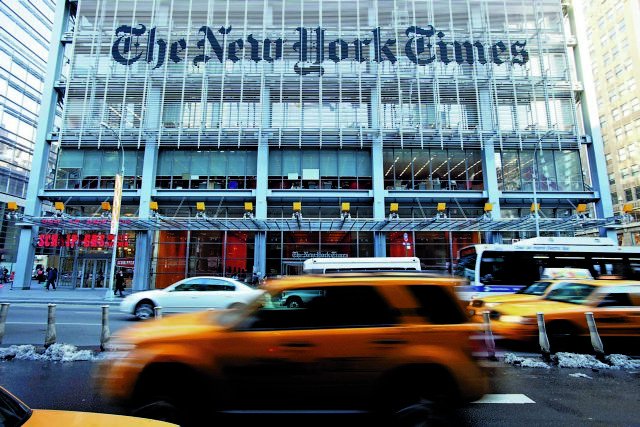 Διαρροές και εμφύλιοι στη «γηραιά κυρία»