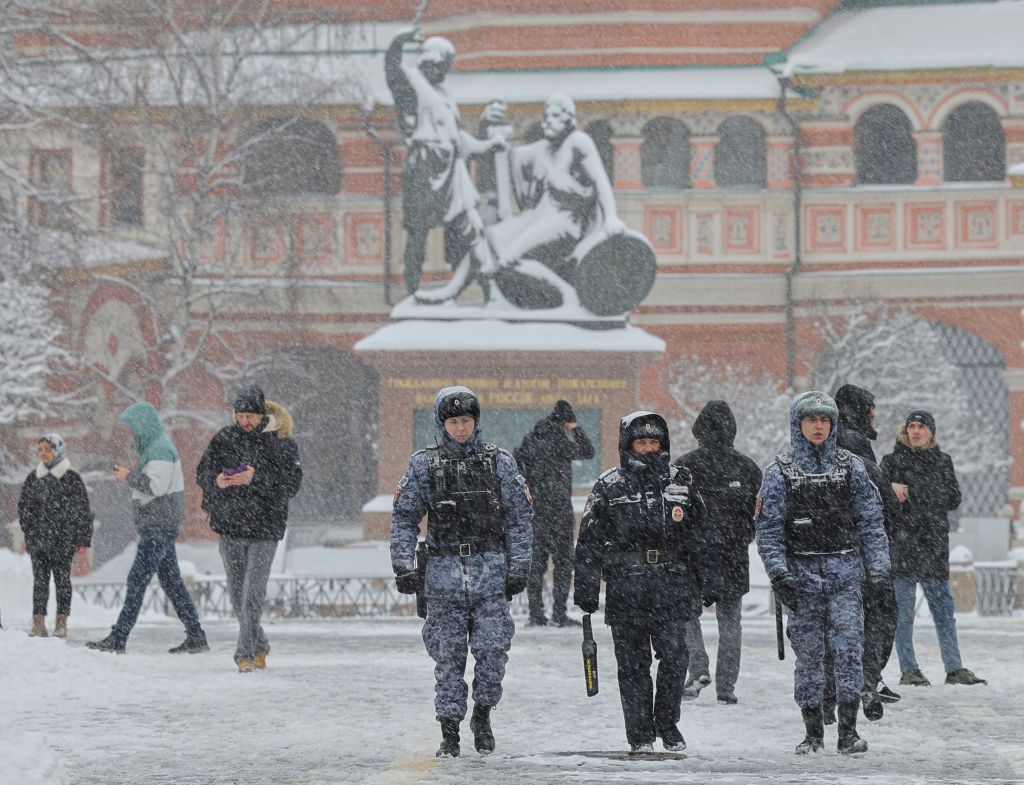 Συναγερμός στη Μόσχα: Eξοπλίζουν καταφύγια σε πολυκατοικίες και σε εμπορικά κέντρα