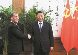 Ρελάνς του Κρεμλίνου με επίσημη επίσκεψη στον κινέζο πρόεδρο