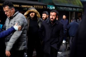 Γαλλία: Συνελήφθη ο δράστης της επίθεσης στο Παρίσι – Κατέληξε τραυματίας