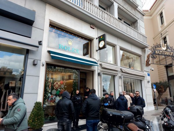 Ένοπλη ληστεία σε κατάστημα με πανάκριβα ρολόγια στο κέντρο της Αθήνας