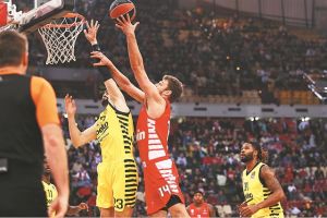 Ερυθρόλευκο ρεσιτάλ