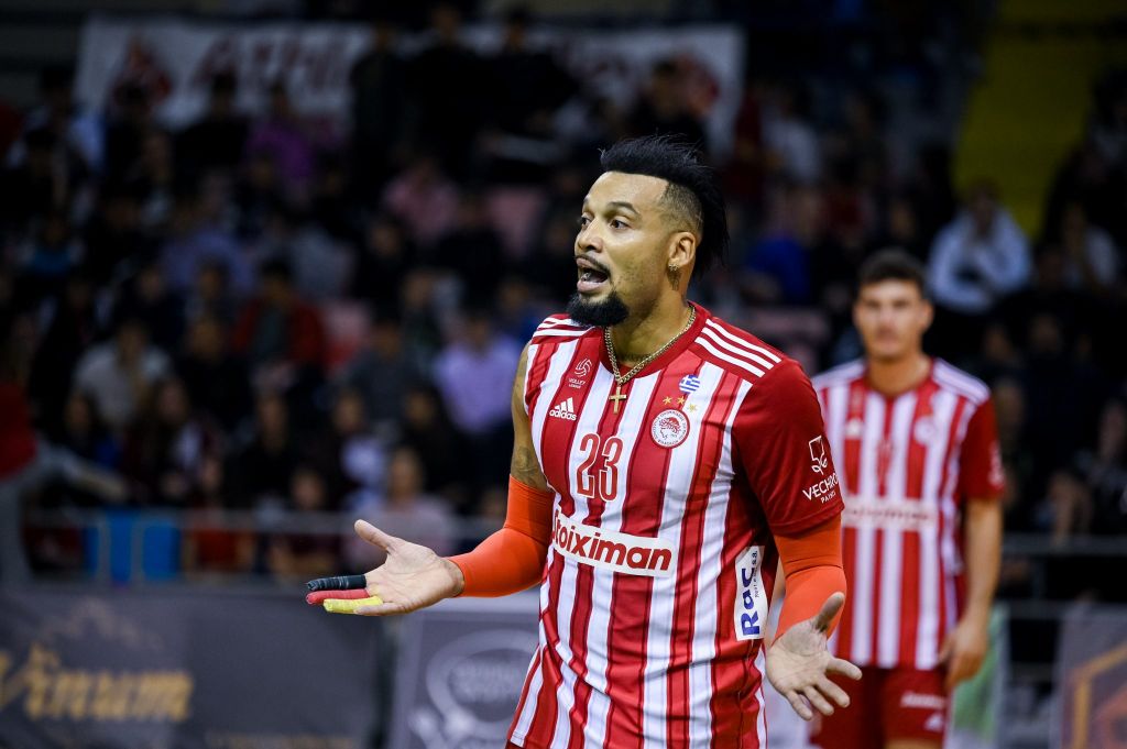 Δύσκολες ώρες για Ιντάλγκο – Τι συμβαίνει με τον παίκτη του Ολυμπιακού