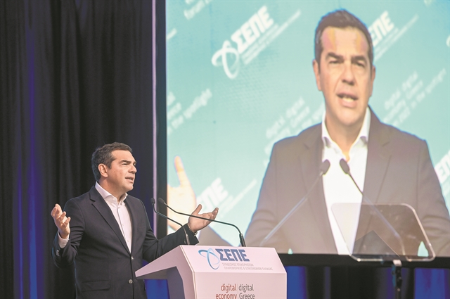 Πώς «ψαρεύει» ο Τσίπρας στις δεξαμενές του ΠΑΣΟΚ