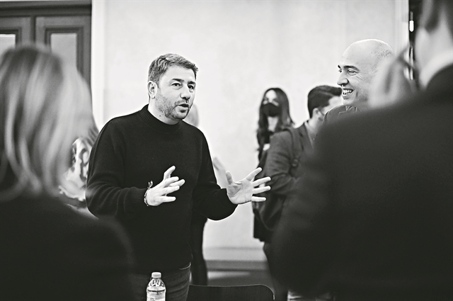 Συνταγματοφύλακες και αμοραλισμός