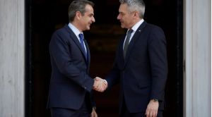 Ενεργειακό, μεταναστευτικό και διμερείς σχέσεις στη συνάντηση Μητσοτάκη – Νεχάμερ