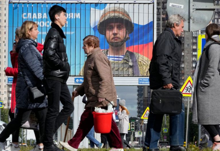 El 55% de los rusos está a favor de las conversaciones con Ucrania |  tanea.gr