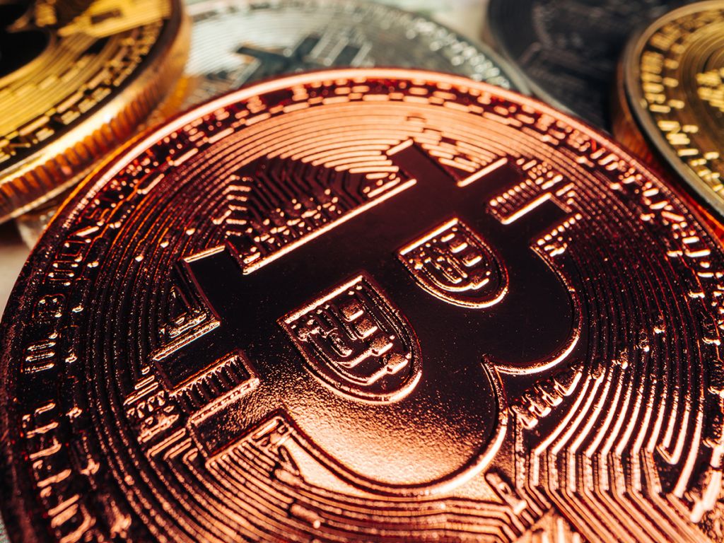 Ερχεται βουτιά του Bitcoin έως τα 10.000 δολάρια