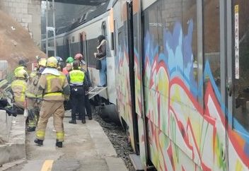 Ισπανία: Σύγκρουση τρένων στην Καταλονία με δεκάδες τραυματίες | tanea.gr