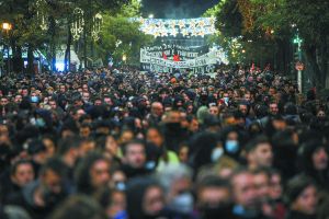 Οι «οκτώ» τρύπες στην επιχείρηση της ΕΛ.ΑΣ. και η σιωπή του λαλίστατου υπουργού