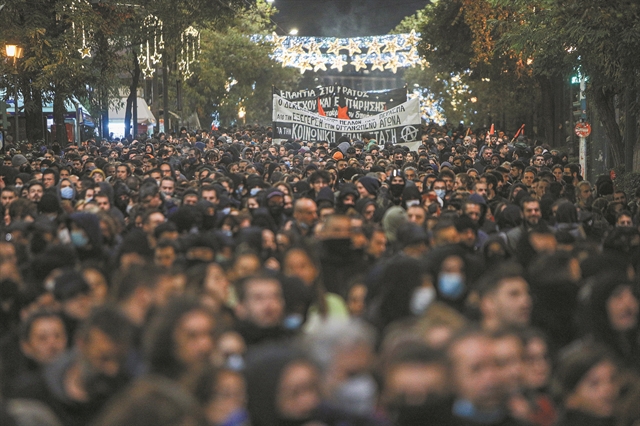 Το τοιχίο έφταιγε, κύριε Θεοδωρικάκο;